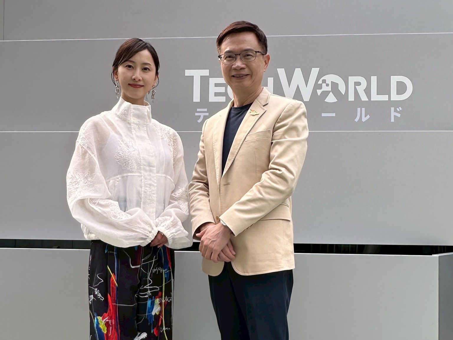  松井玲奈(左)與黃志芳名譽會長(右)。(貿協提供)